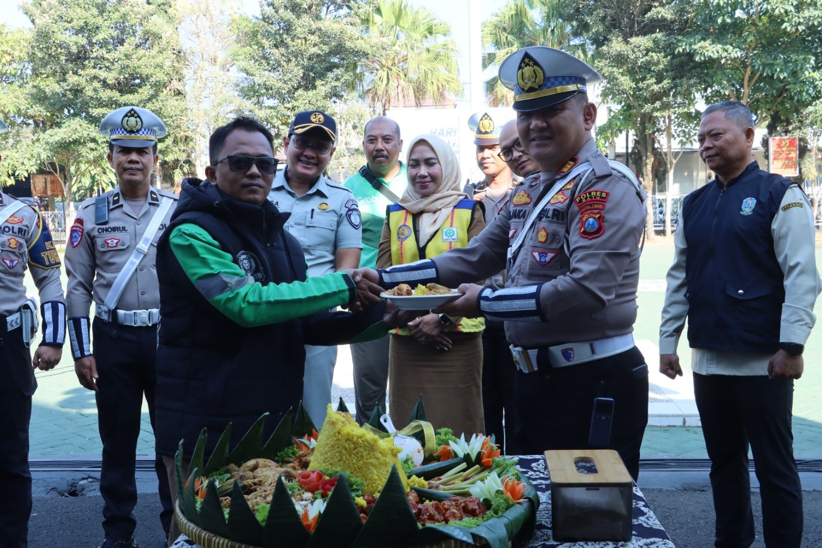 Sinergi Jasa Raharja dan Kepolisian Terjalin dalam HUT Lalu Lintas Bhayangkara ke-71 di Polres Batu Sinergi Jasa Raharja dan Kepolisian Terjalin dalam HUT Lalu Lintas Bhayangkara ke-71 di Polres Batu