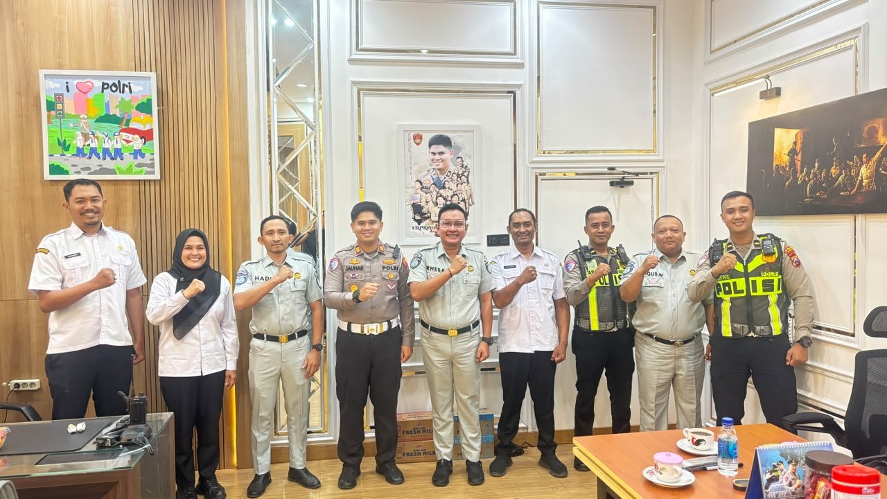 Sinergi Lalu Lintas Diperkuat, Jasa Raharja Hadiri Forum Lalu Lintas dan Angkutan Jalan Kabupaten Pasuruan Sinergi Lalu Lintas Diperkuat, Jasa Raharja Hadiri Forum Lalu Lintas dan Angkutan Jalan Kabupaten Pasuruan