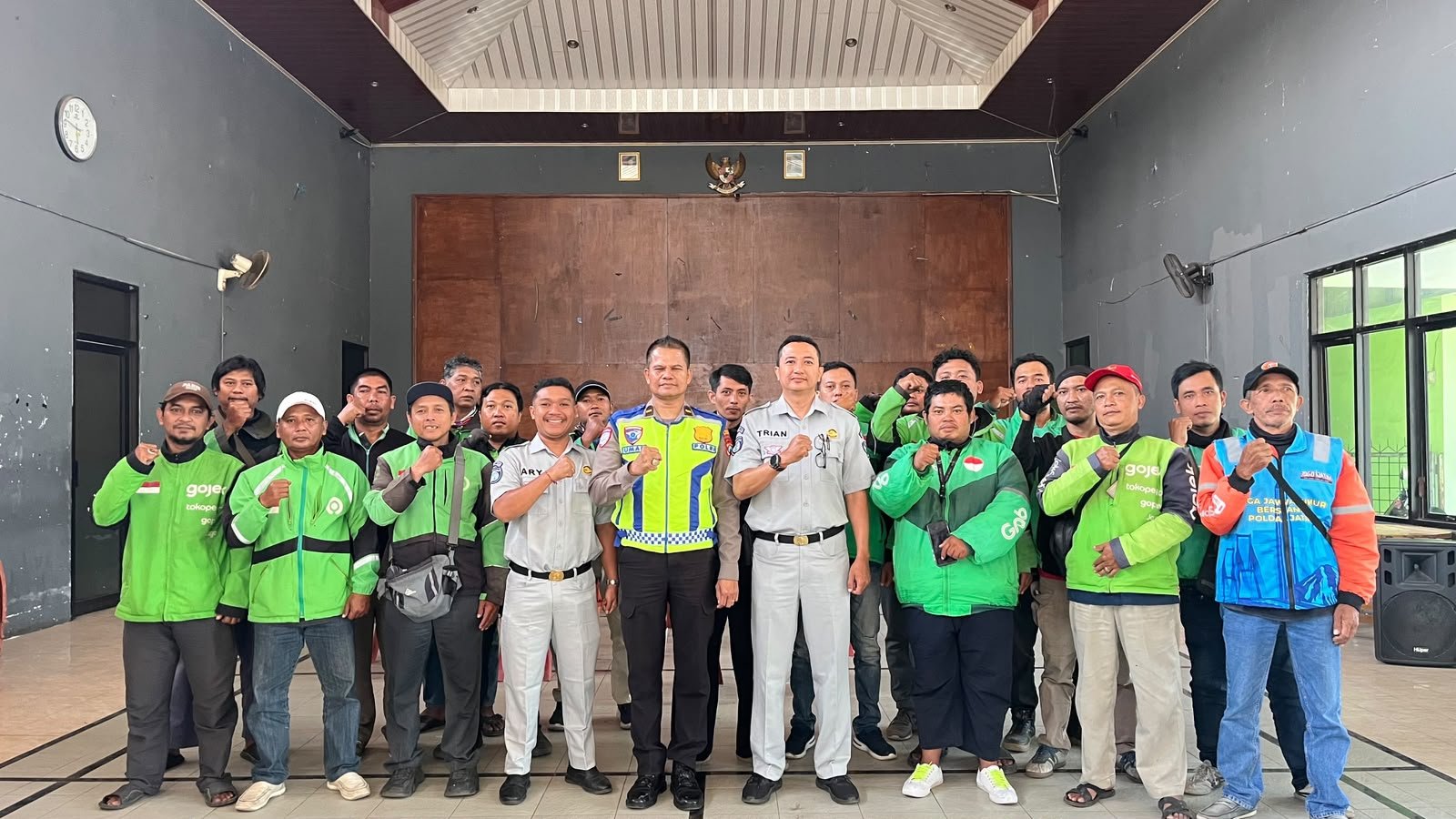Jasa Raharja dan Polres Malang Kenalkan MyJasfren kepada Komunitas Driver Ojol Pakisaji-Kepanjen Jasa Raharja dan Polres Malang Kenalkan MyJasfren kepada Komunitas Driver Ojol Pakisaji-Kepanjen