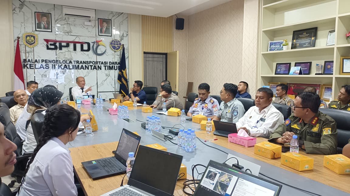 Jasa Raharja Perkuat Sinergi Forum Lalu Lintas dan Angkutan Jalan Provinsi Kalimantan Timur untuk Mendorong Peningkatan Keselamatan Transportasi Jasa Raharja Perkuat Sinergi Forum Lalu Lintas dan Angkutan Jalan Provinsi Kalimantan Timur untuk Mendorong Peningkatan Keselamatan Transportasi