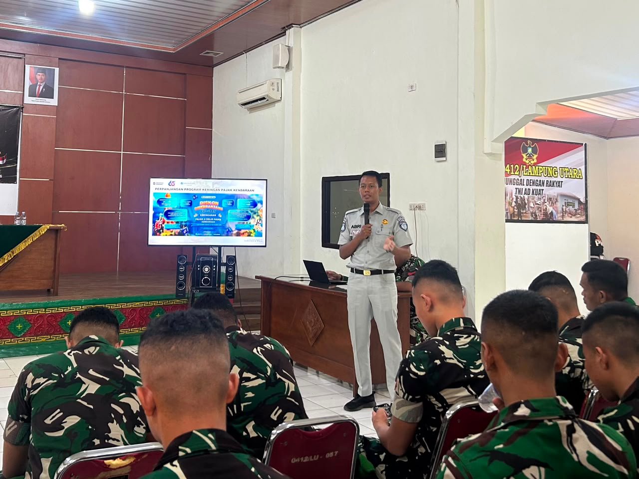 Jasa Raharja Sosialisasikan Keselamatan Berlalu Lintas dan Keringanan Pajak kepada TNI di Lampung Utara Jasa Raharja Sosialisasikan Keselamatan Berlalu Lintas dan Keringanan Pajak kepada TNI di Lampung Utara