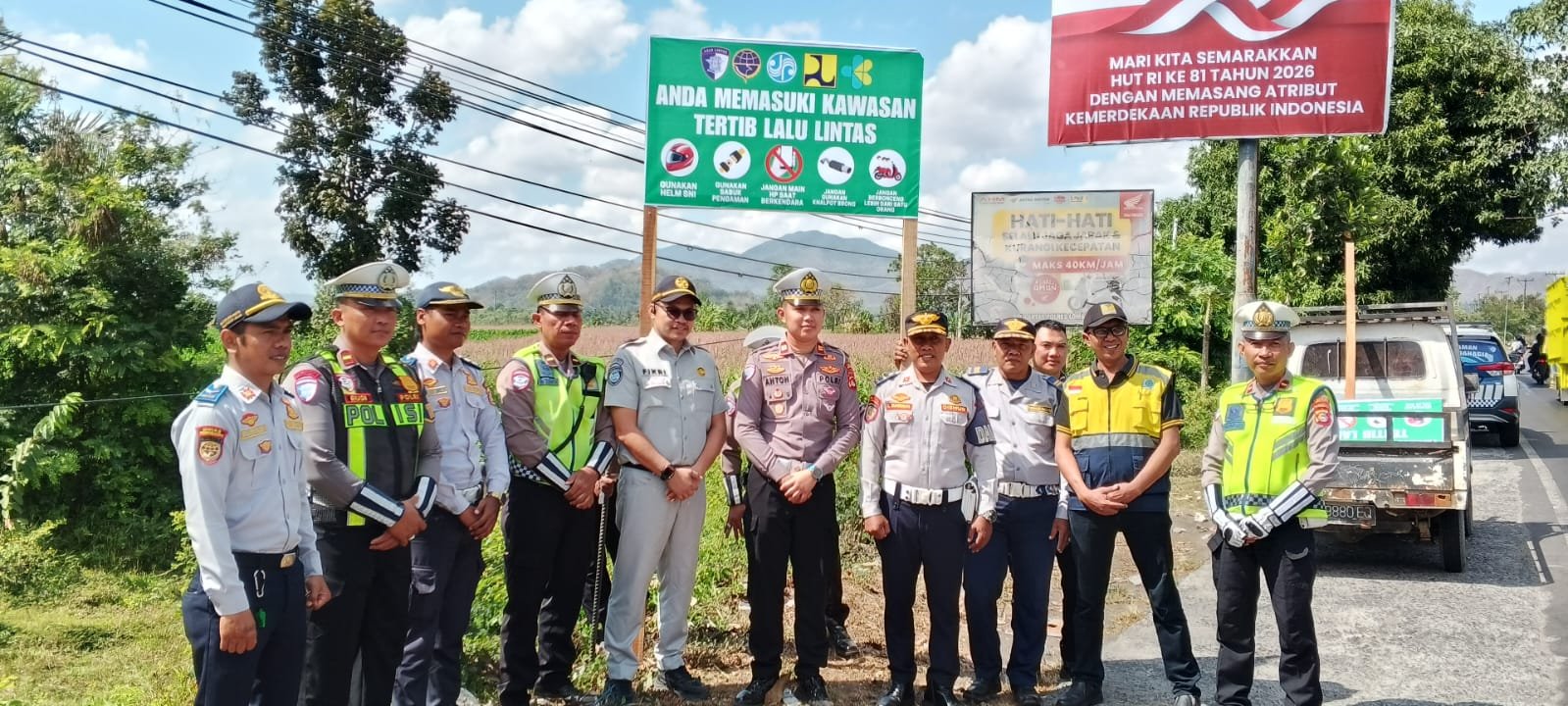 Jasa Raharja NTB Perkuat Edukasi Keselamatan melalui Pemasangan Spanduk di Lombok Barat