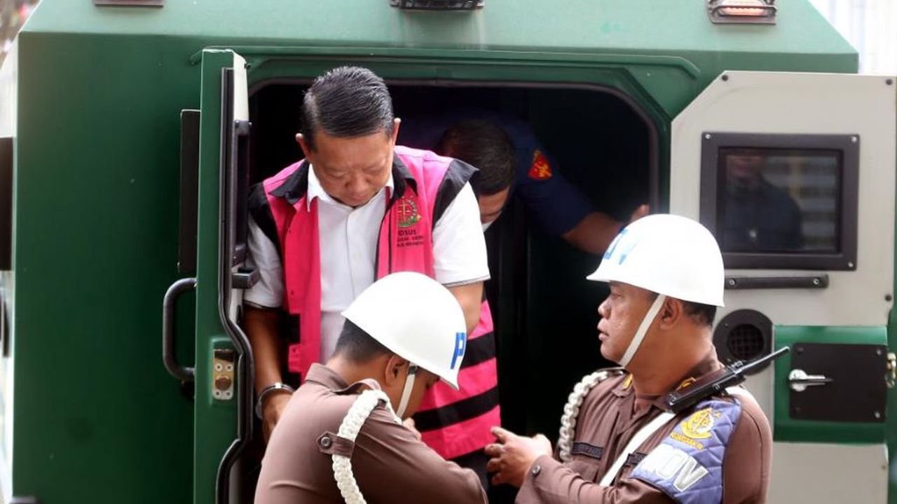 Eks Jampidsus Febrie Adriansyah Kembali Diperiksa dalam Kasus TPPU Eks Jampidsus Febrie Adriansyah Kembali Diperiksa dalam Kasus TPPU
