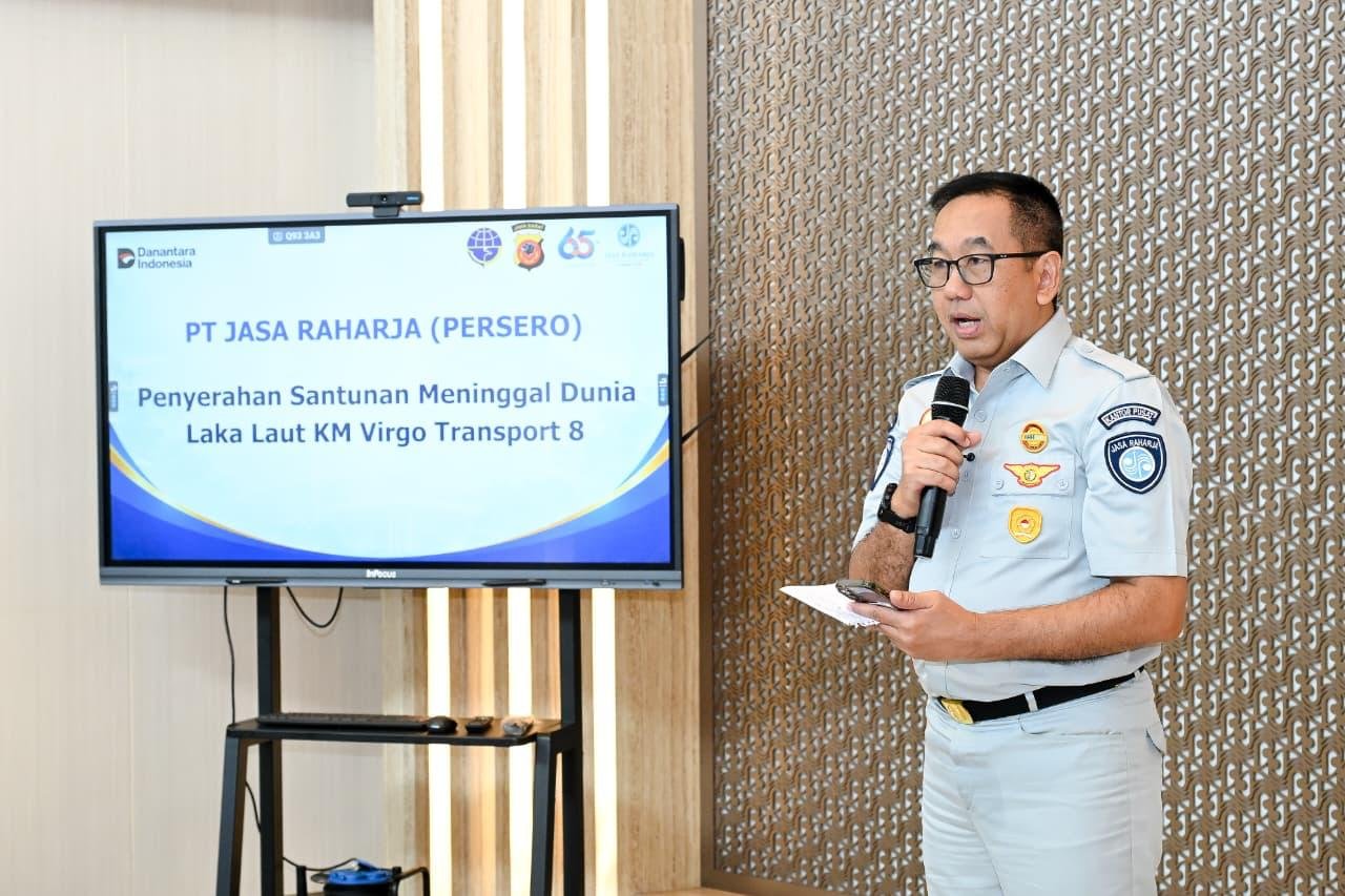 Jasa Raharja Serahkan Santunan kepada Dua Ahli Waris Korban KM Virgo Transport 8 di Jawa Barat