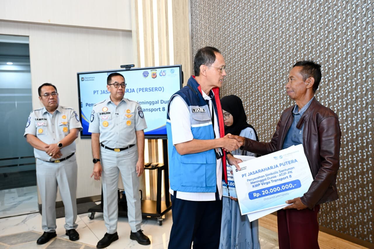 Jasaraharja Putera Serahkan Santunan bagi Korban Meninggal Dunia KM Virgo Transport 8 di Bandung
