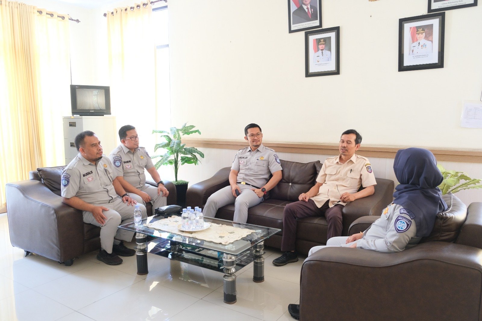 Kakanwil Jasa Raharja Sulsel Kunjungi Samsat Maros, Bahas Optimalisasi PKB dan SWDKLLJ Kakanwil Jasa Raharja Sulsel Kunjungi Samsat Maros, Bahas Optimalisasi PKB dan SWDKLLJ