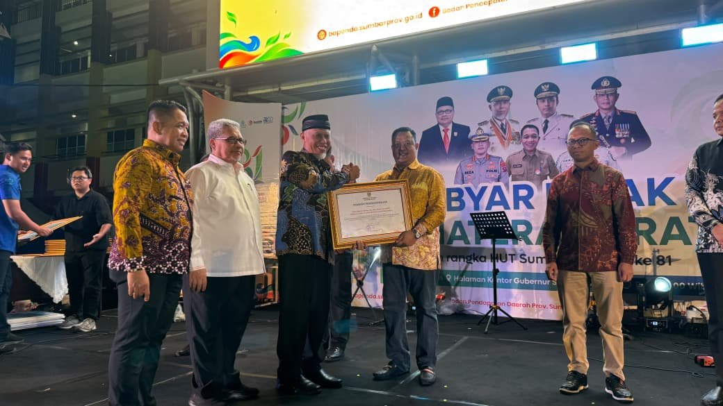 Jasa Raharja Sumbar Terima Penghargaan Gubernur atas Dukungan Optimalisasi Pendapatan Daerah Jasa Raharja Sumbar Terima Penghargaan Gubernur atas Dukungan Optimalisasi Pendapatan Daerah