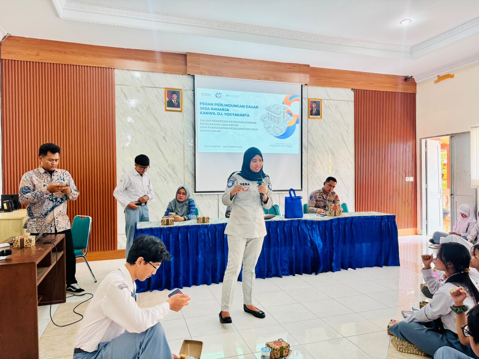 Siswa SMAN 4 Yogyakarta Kenali Manfaat Pajak Kendaraan dan Keselamatan Berlalu Lintas