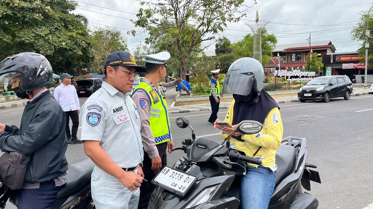 Jasa Raharja Bersama Tim Gabungan Gelar Operasi SIGAP, Dorong Kepatuhan Pajak Kendaraan di Kulon Progo Jasa Raharja Bersama Tim Gabungan Gelar Operasi SIGAP, Dorong Kepatuhan Pajak Kendaraan di Kulon Progo