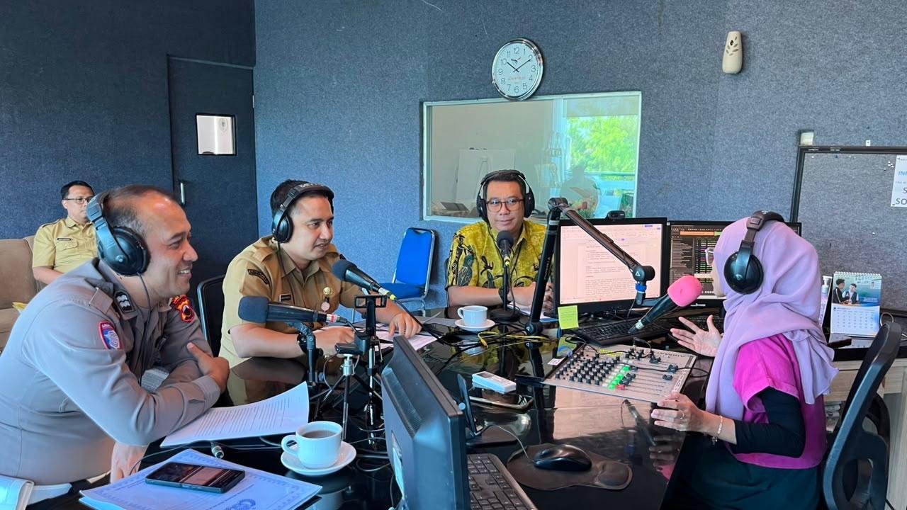 Jasa Raharja dan Tim Pembina Samsat Karanganyar Perluas Edukasi Jateng Bebas melalui Radio Jasa Raharja dan Tim Pembina Samsat Karanganyar Perluas Edukasi Jateng Bebas melalui Radio