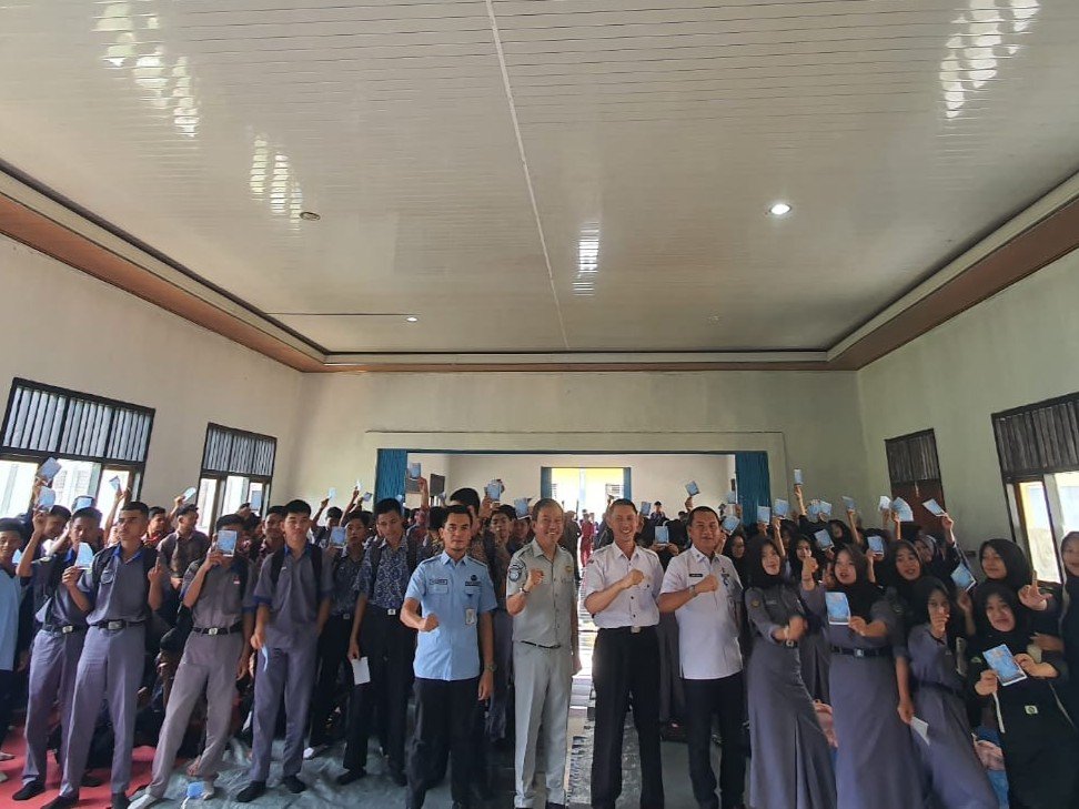Edukasi Keselamatan dan Pajak Kendaraan Menyapa Pelajar di Lampung Barat Edukasi Keselamatan dan Pajak Kendaraan Menyapa Pelajar di Lampung Barat