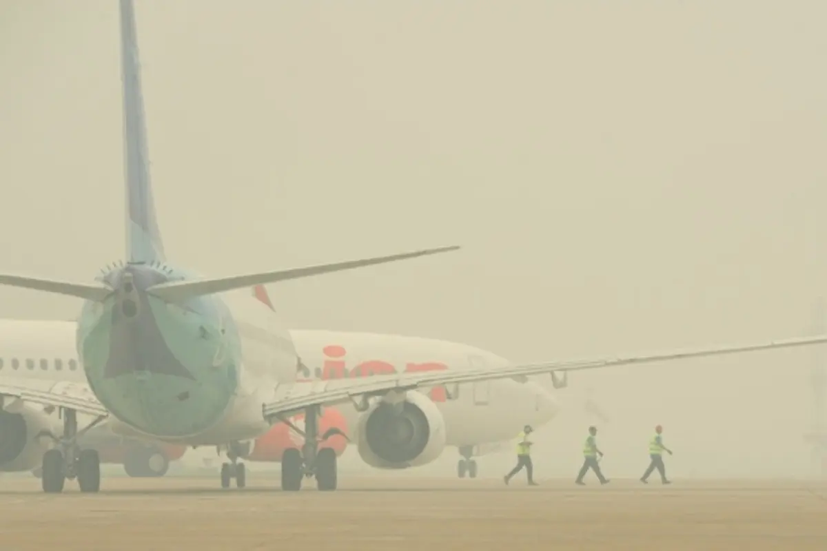 Jarak Pandang Turun hingga 150 Meter, Penerbangan di Bandara Tjilik Riwut Terganggu Jarak Pandang Turun hingga 150 Meter, Penerbangan di Bandara Tjilik Riwut Terganggu