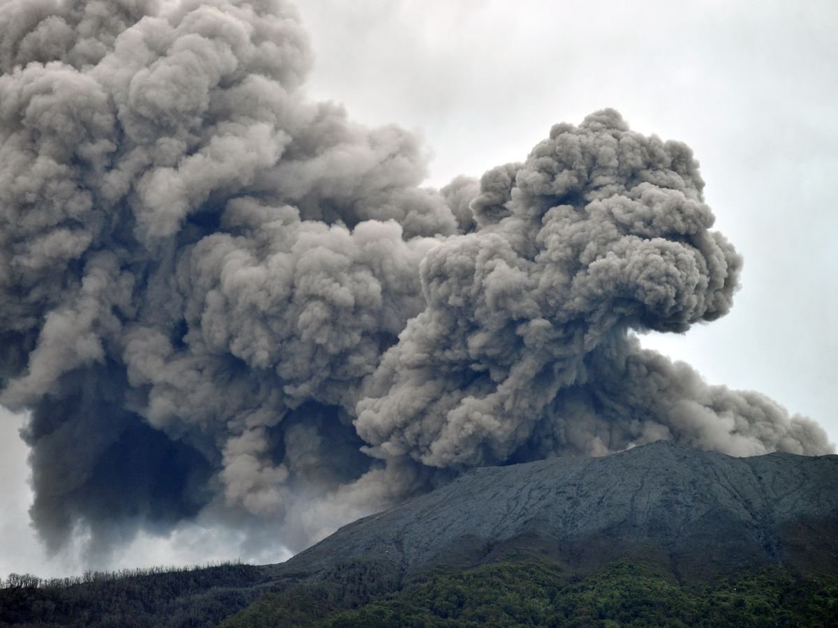 Gunung Marapi Kembali Erupsi, Warga Diminta Jauhi Radius 3 Kilometer