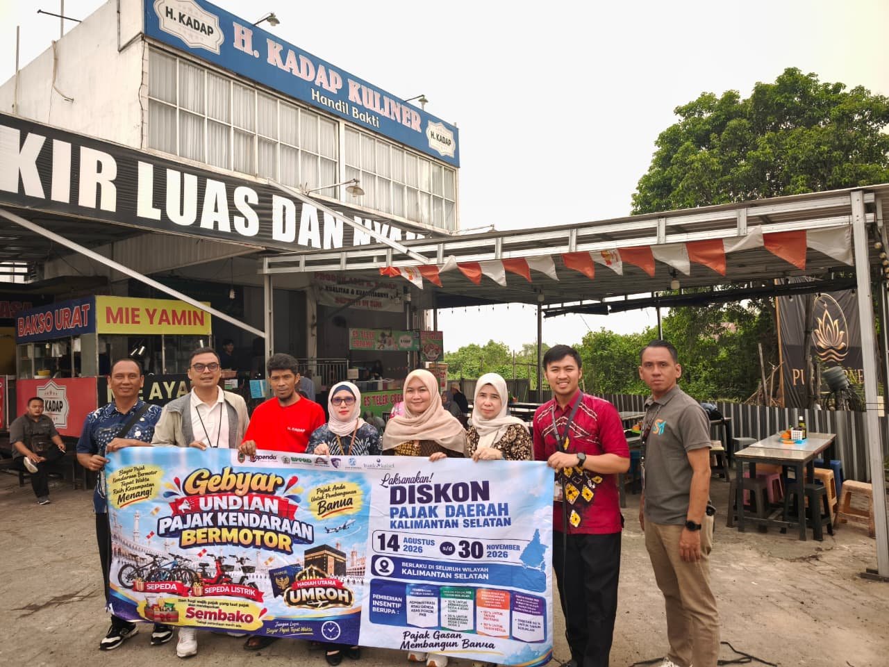 Tim Pembina Samsat Marabahan Sebarluaskan Informasi Diskon Pajak Daerah hingga ke Tempat Usaha Tim Pembina Samsat Marabahan Sebarluaskan Informasi Diskon Pajak Daerah hingga ke Tempat Usaha