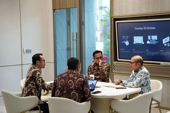 Koperasi Desa Merah Putih Akan Jadi Pusat Distribusi LPG, MinyaKita, dan Pupuk Bersubsidi Koperasi Desa Merah Putih Akan Jadi Pusat Distribusi LPG, MinyaKita, dan Pupuk Bersubsidi