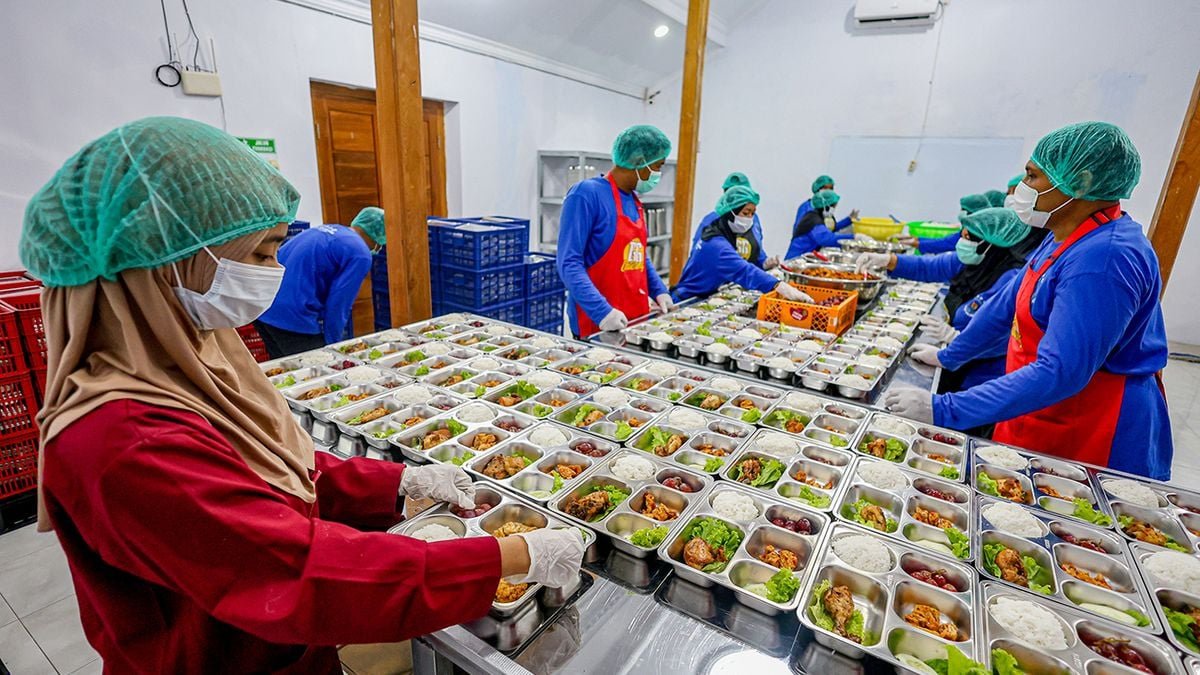 BGN Perkuat Pengawasan Makan Bergizi Gratis, CCTV dan AI Ikut Dilibatkan BGN Perkuat Pengawasan Makan Bergizi Gratis, CCTV dan AI Ikut Dilibatkan