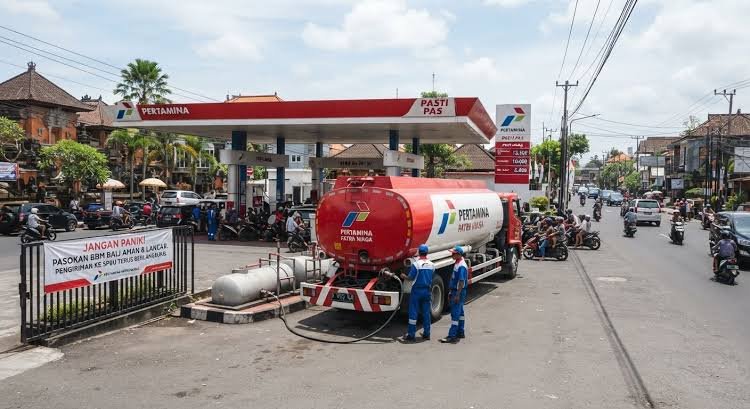 Atasi Antrean BBM di Bali, Pertamina Perkuat Pasokan dan Tambah SPBU 24 Jam Atasi Antrean BBM di Bali, Pertamina Perkuat Pasokan dan Tambah SPBU 24 Jam